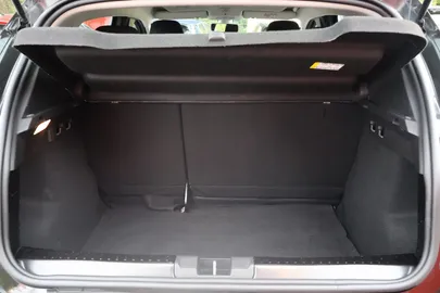 Car image 33