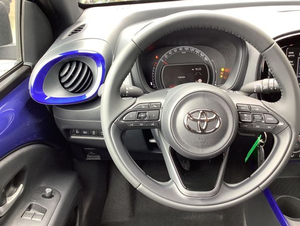 Toyota Aygo X 53 kW image number 9