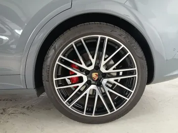 Car image 38