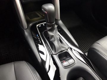 Car image 30