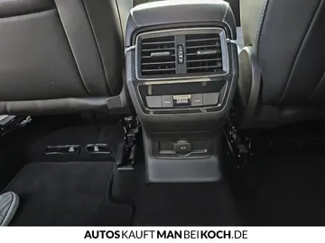 Car image 32
