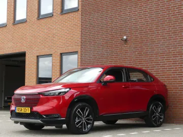 Car image 25