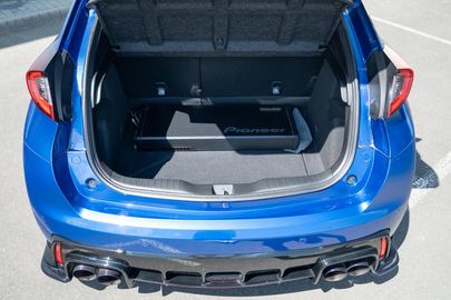 Car image 35
