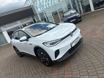 Car image 32