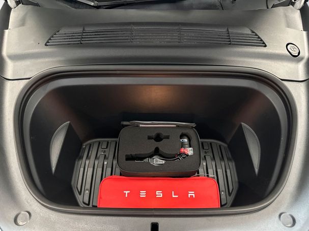 Tesla Model Y Long Range AWD 378 kW image number 23