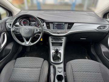 Car image 11