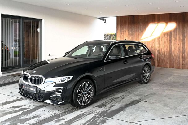 BMW 330e Touring M xDrive 215 kW image number 1