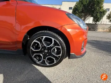 Car image 24