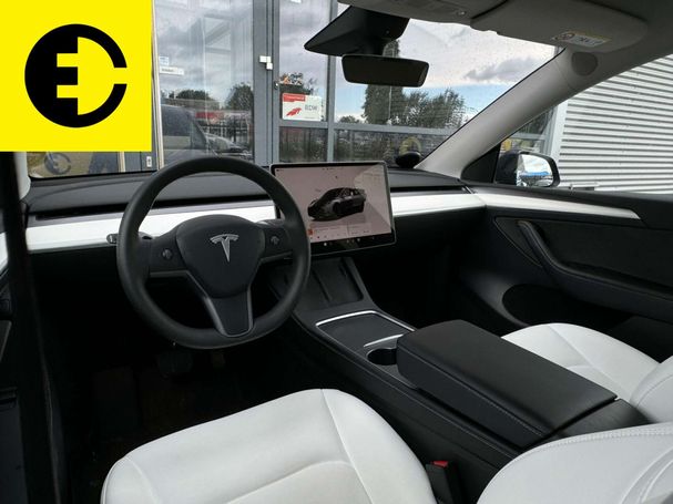 Tesla Model Y Long Range AWD 377 kW image number 44