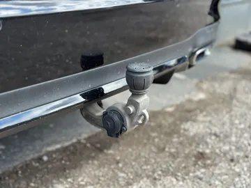 Car image 38