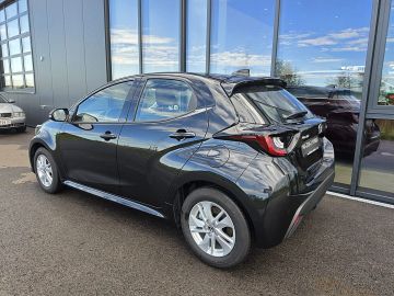 Car image 2