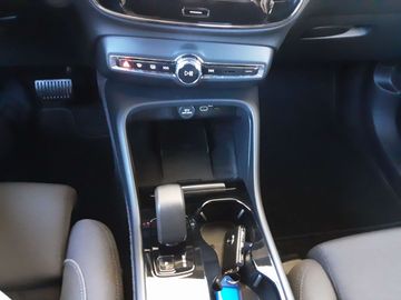 Car image 30