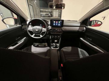 Car image 14