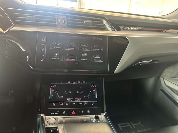 Audi e-tron 55 quattro S-line 300 kW image number 29