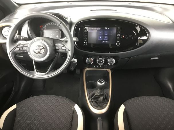 Toyota Aygo X 53 kW image number 11