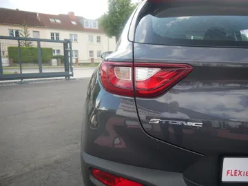 Car image 38