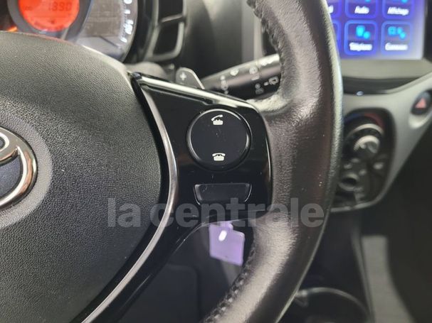 Toyota Aygo X-shift x-play 53 kW image number 21