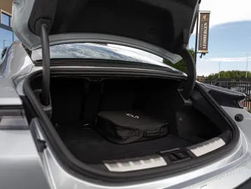 Car image 40