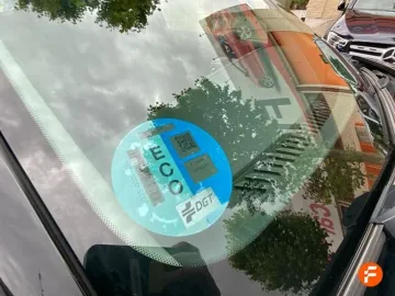 Car image 32