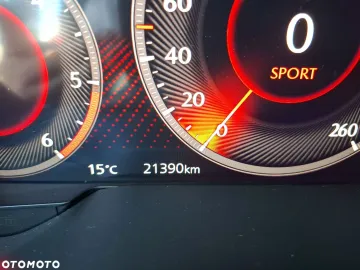 Car image 32