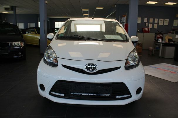 Toyota Aygo 50 kW image number 3