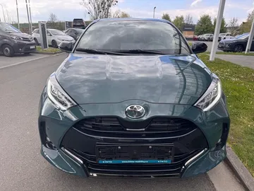 Car image 3