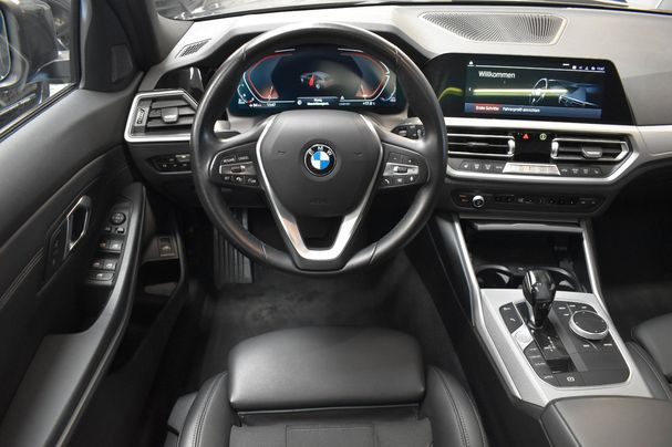 BMW 318d Touring 110 kW image number 3