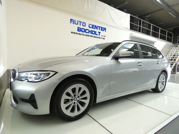 BMW 320i Touring 135 kW image number 10