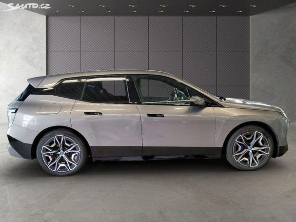 BMW iX xDrive50 385 kW image number 3