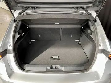 Car image 34