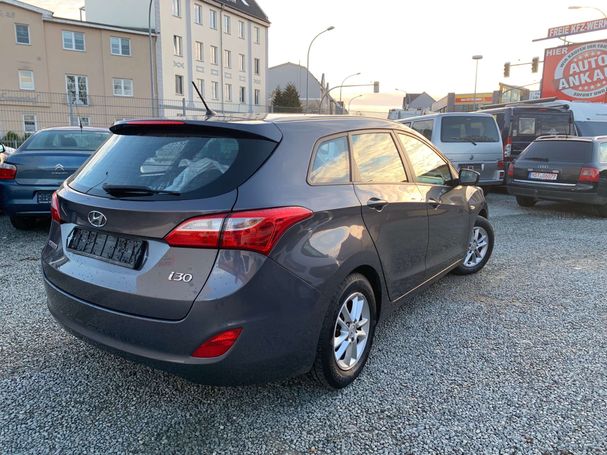 Hyundai i30 Kombi blue 1.6 CRDi 81 kW image number 3