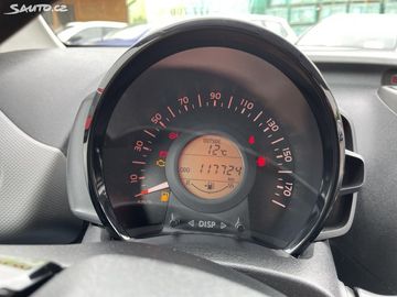 Car image 32