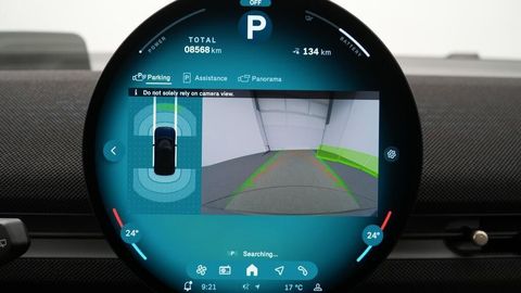 Car image 24