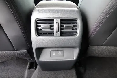 Car image 49