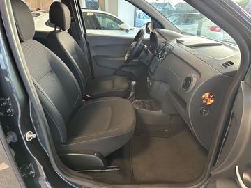 Car image 12