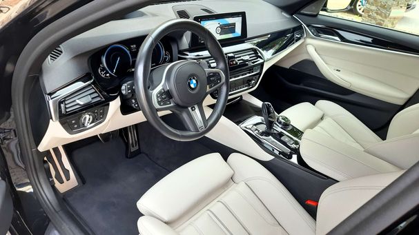 BMW 530d Touring xDrive 195 kW image number 12