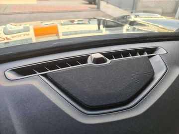 Car image 33