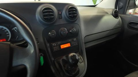 Car image 22