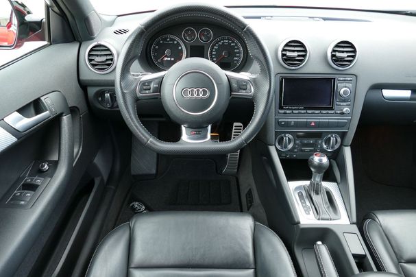 Audi RS3 2.5 TFSI quattro S tronic Sportback 250 kW image number 21