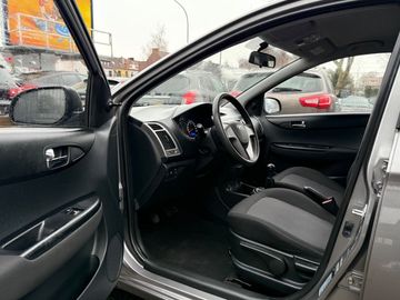 Car image 12