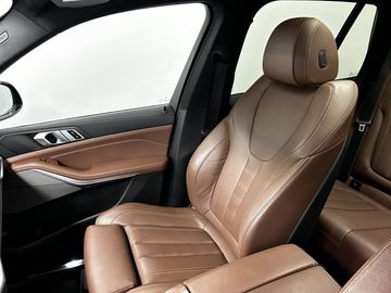 Car image 47