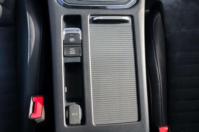 Car image 38