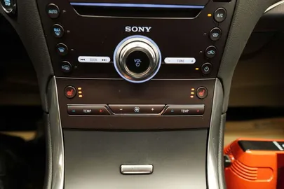 Car image 40
