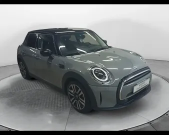 Car image 3