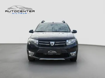Car image 3