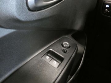 Car image 36