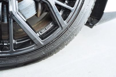 Car image 32