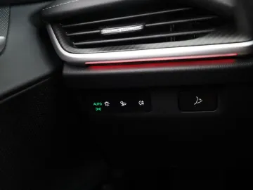 Car image 32