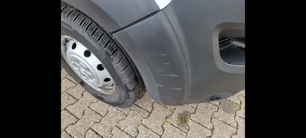Car image 31