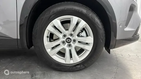 Car image 20